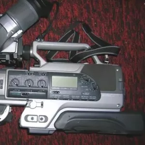 Видеокамера SONY DVCAM DSR-200AP